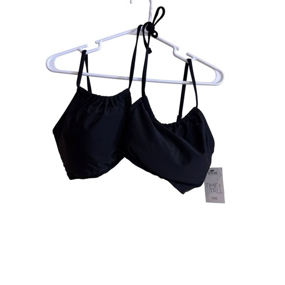 Time And Tru Womens Solid Keyhole Plus Top With Adjustable Straps & Back Closure - Picture 2 of 9